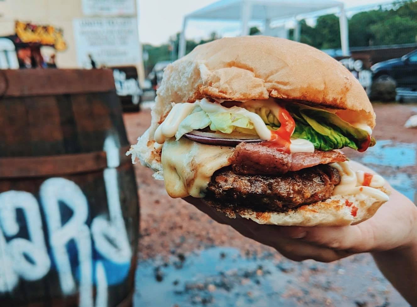 The-Screamer-Burger-Screaming-Peacock